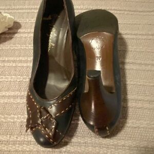Elegant Black and Brown Women's from Italy  “   Wet good condition